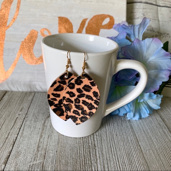 NWT Cheetah Shimmer Faux Leather & Cork Earrings - Picture 7 of 7